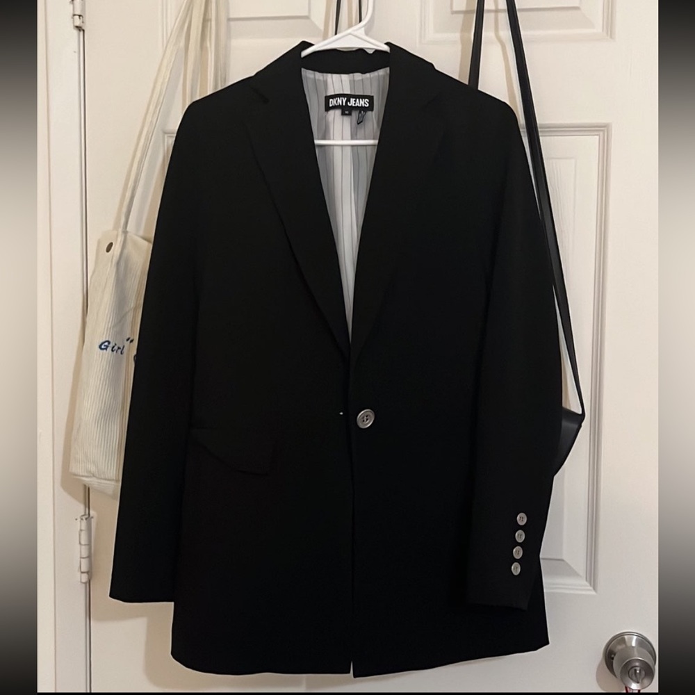 DKNY black blazer